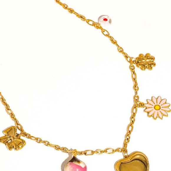 Hannah 18K Gold Non-Tarnish Vintage Floral Charm Necklace - Picture 5 of 5